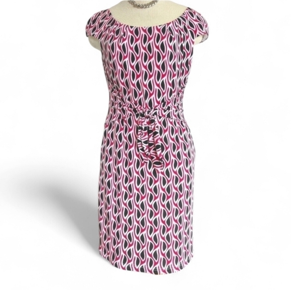 David Meister Dresses & Skirts - David Meister Geometric Print Tie Front Sheath Dress in Pink & Black Sz 8 Petite
